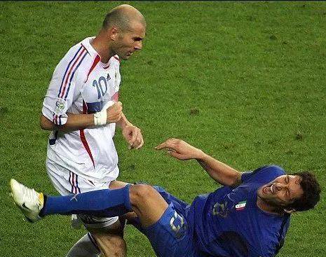 开云体育官网-深刻对决！比赛中的精彩瞬间令人目不转睛的简单介绍