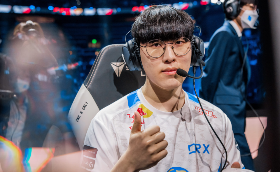 包含PSG碾压T1，Scout高光表现的词条