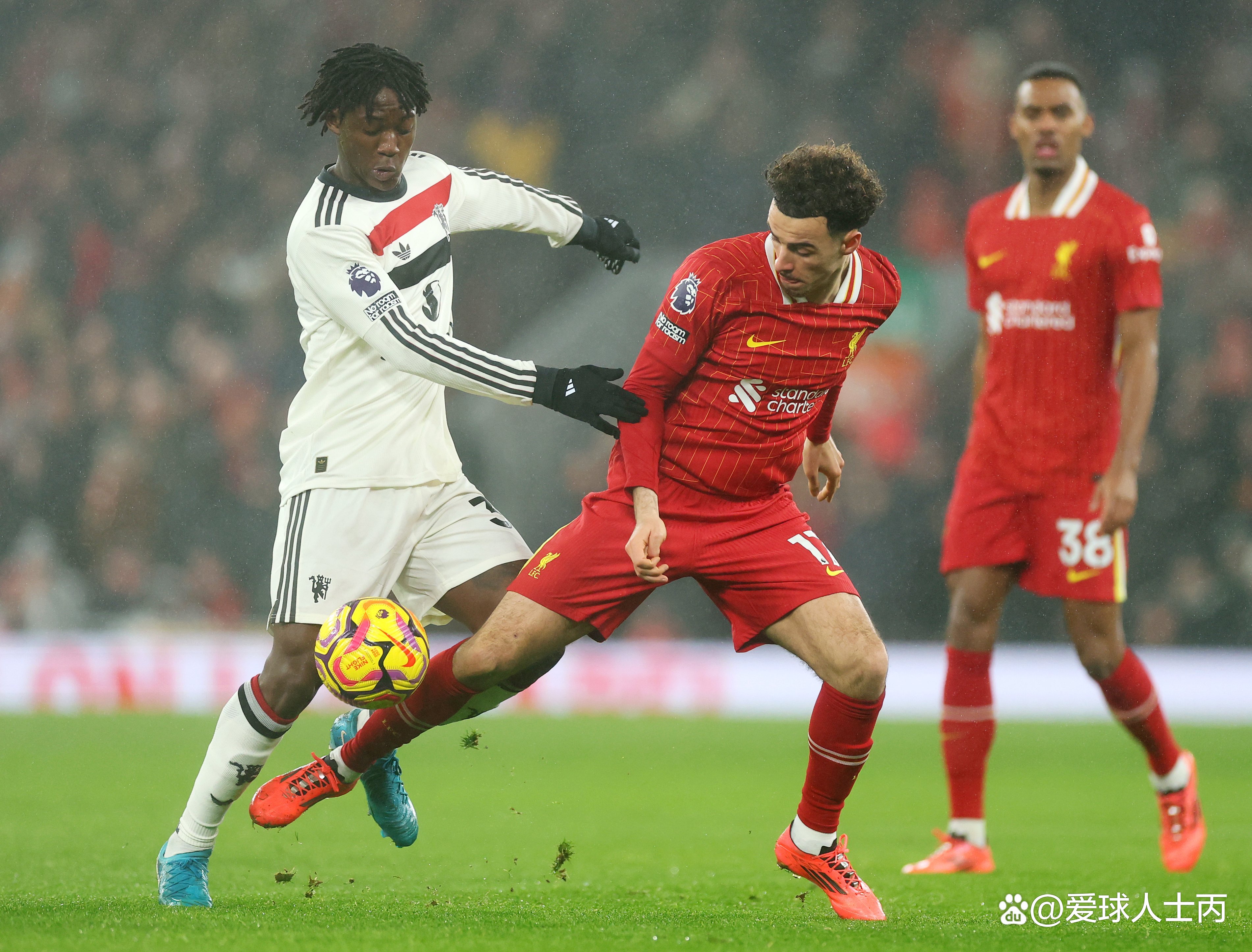 包含欧联杯半决赛:英超两支球队将激烈对抗的词条 包含欧联杯半决赛:英超两支球队将激烈对抗的词条