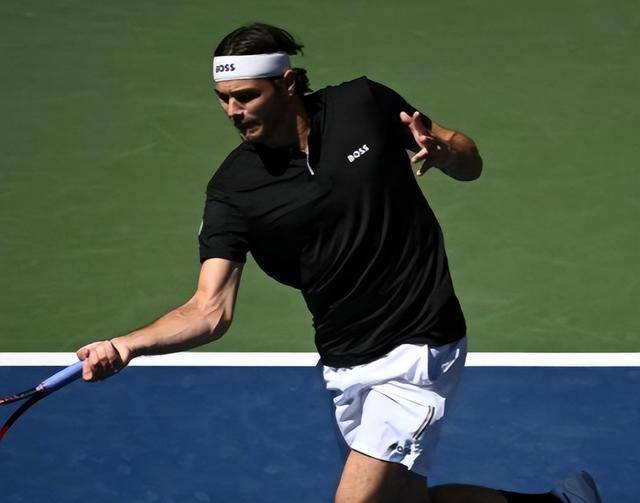 开云体育app-意大利网球队轻取美国网球队，兹维列夫送出助攻的简单介绍