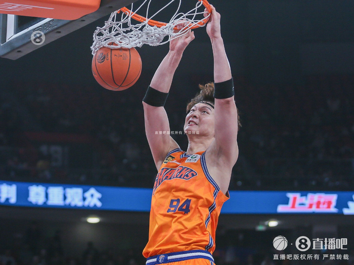 开云体育官方网站-四川队力克湖人，王哲林刷新纪录