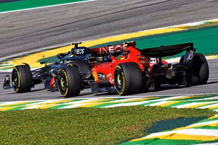 包含梅赛德斯碾压索伯车队，汉密尔顿带队取胜的词条