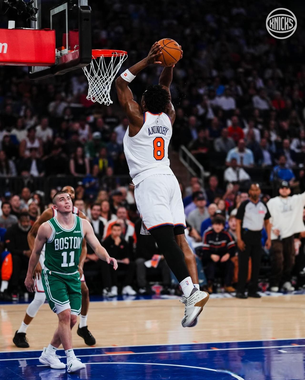 开云下载-鹈鹕鏖战步行者，福克斯扛起全队