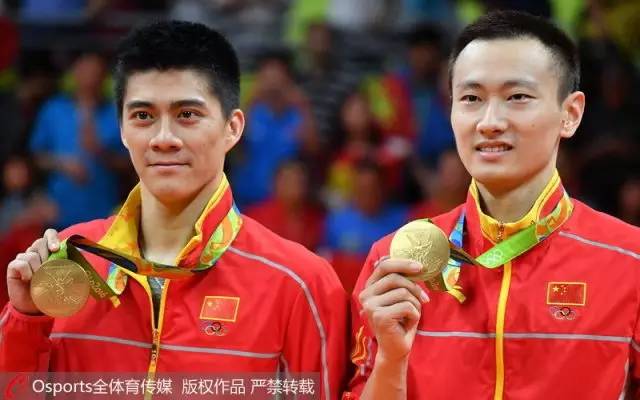 包含美国险胜墨西哥，皮克带队取胜的词条