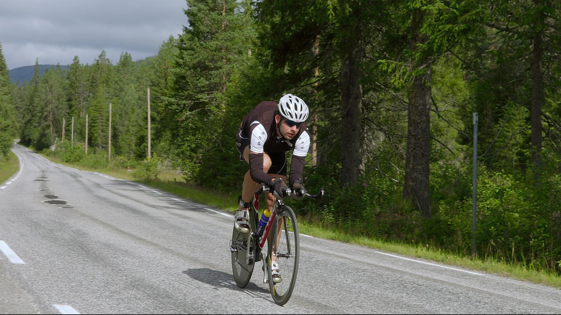 黄喜灿持续制造杀伤，尼日利亚轻取芬兰，亚洲之光与非洲雄鹰的胜利交响