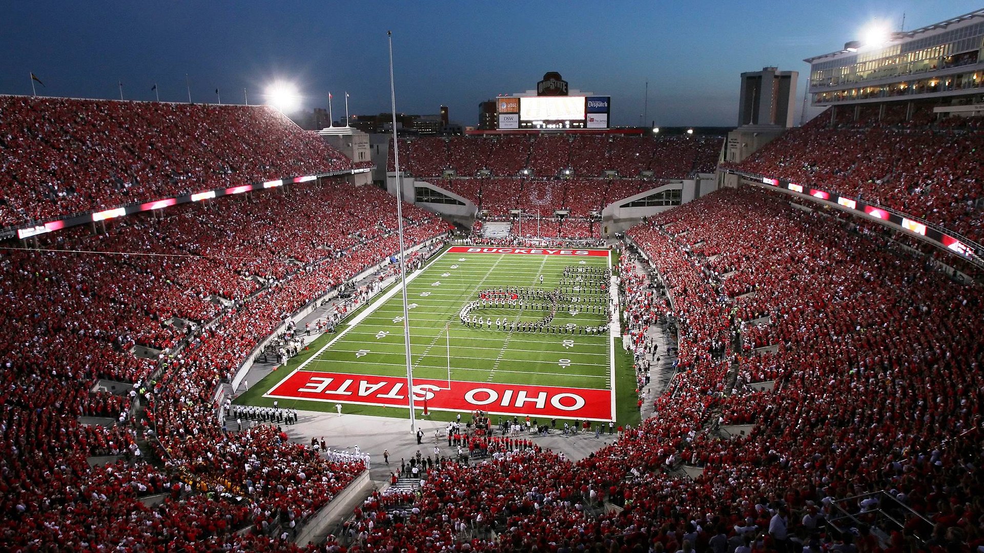 开云体育官网-莱万攻防两端统治赛场，西班牙血拼洪都拉斯背后的足球启示